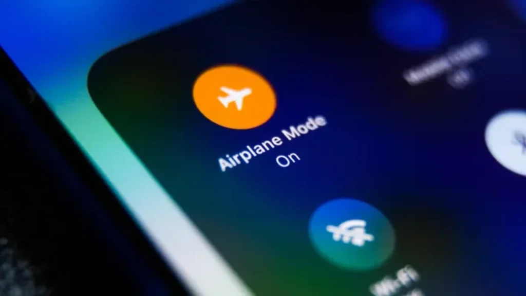 Turn on Airplane Mode to connect with United Airlines WIFI